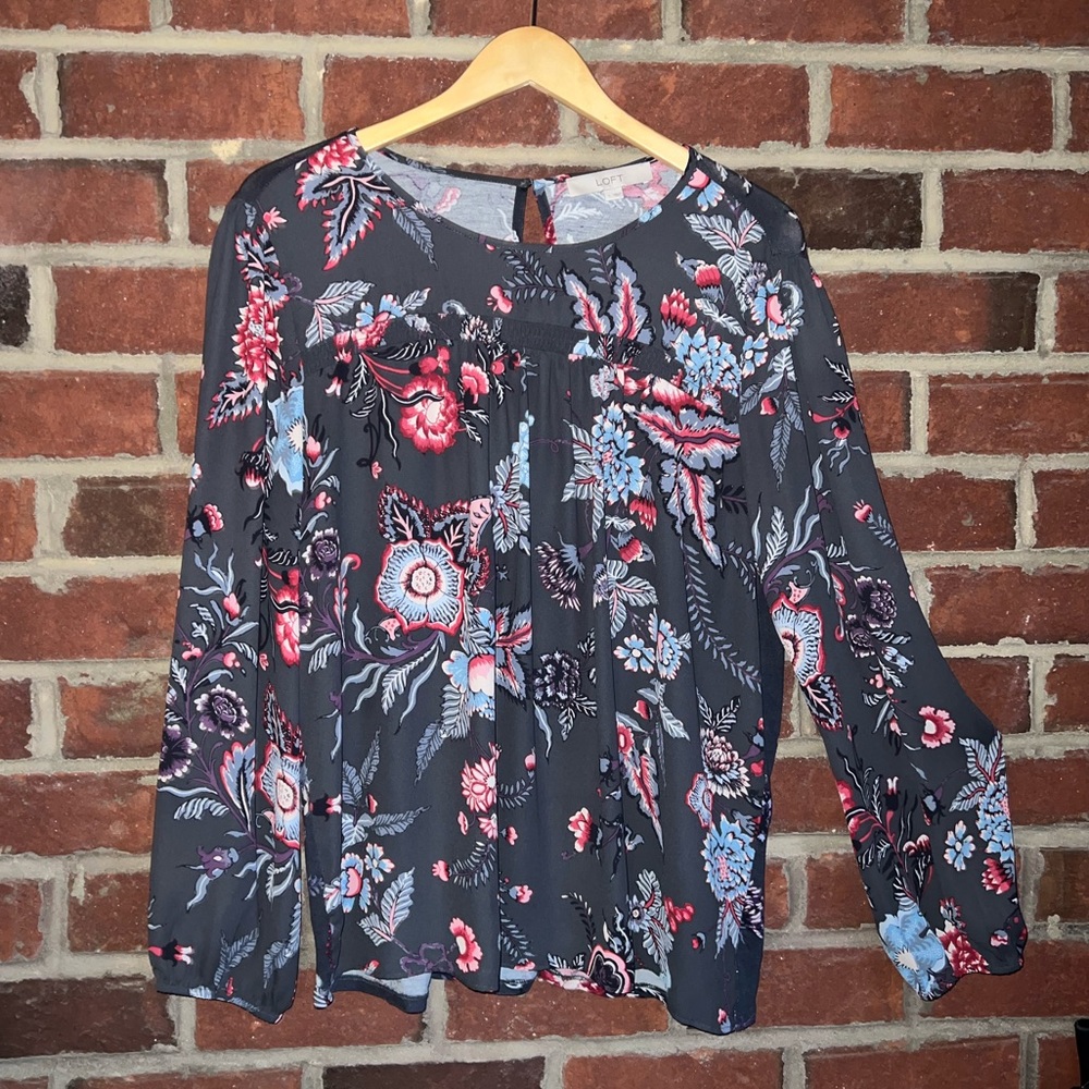 Ann Taylor Loft Paisley print top in grey, red, blue and white